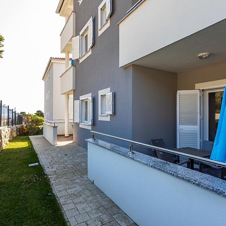 Apartments Crnekovic Tomislava 8A Baška Exteriör bild