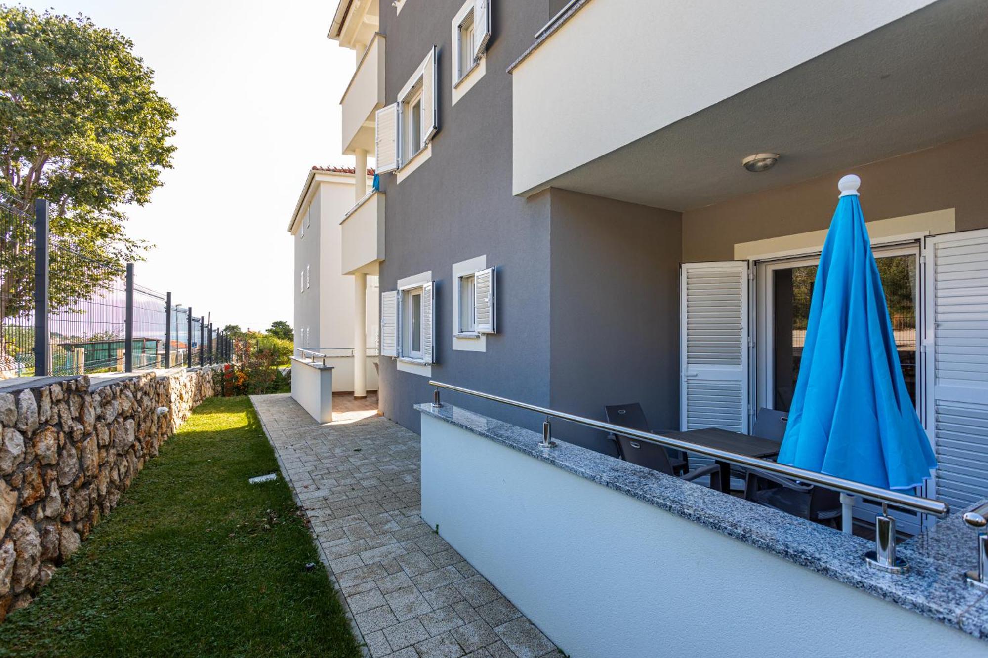 Apartments Crnekovic Tomislava 8A Baška Exteriör bild